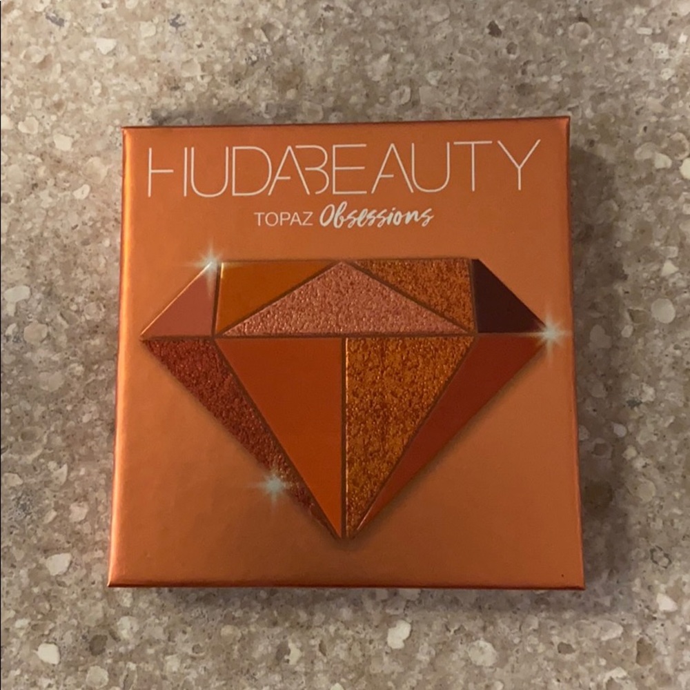 Huda Beauty Topaz Obsession Eyeshadow Palette